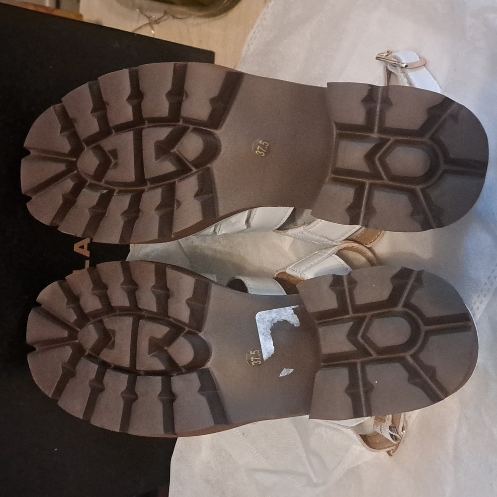 NWT GLADIATOR - Picture 5 of 8